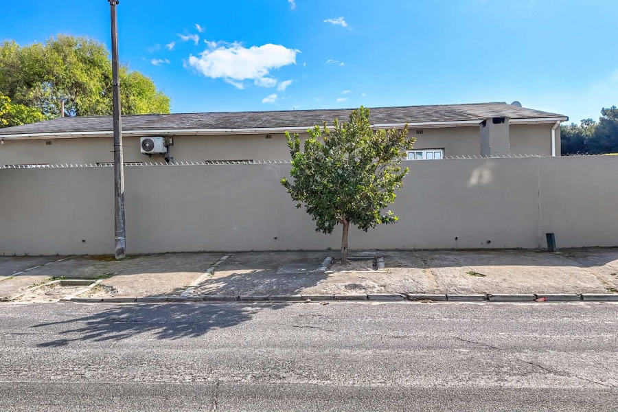 4 Bedroom Property for Sale in Belhar Western Cape